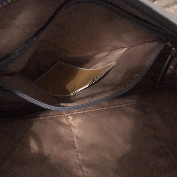 💙Michael Kors handbag💙 - Picture 6 of 7